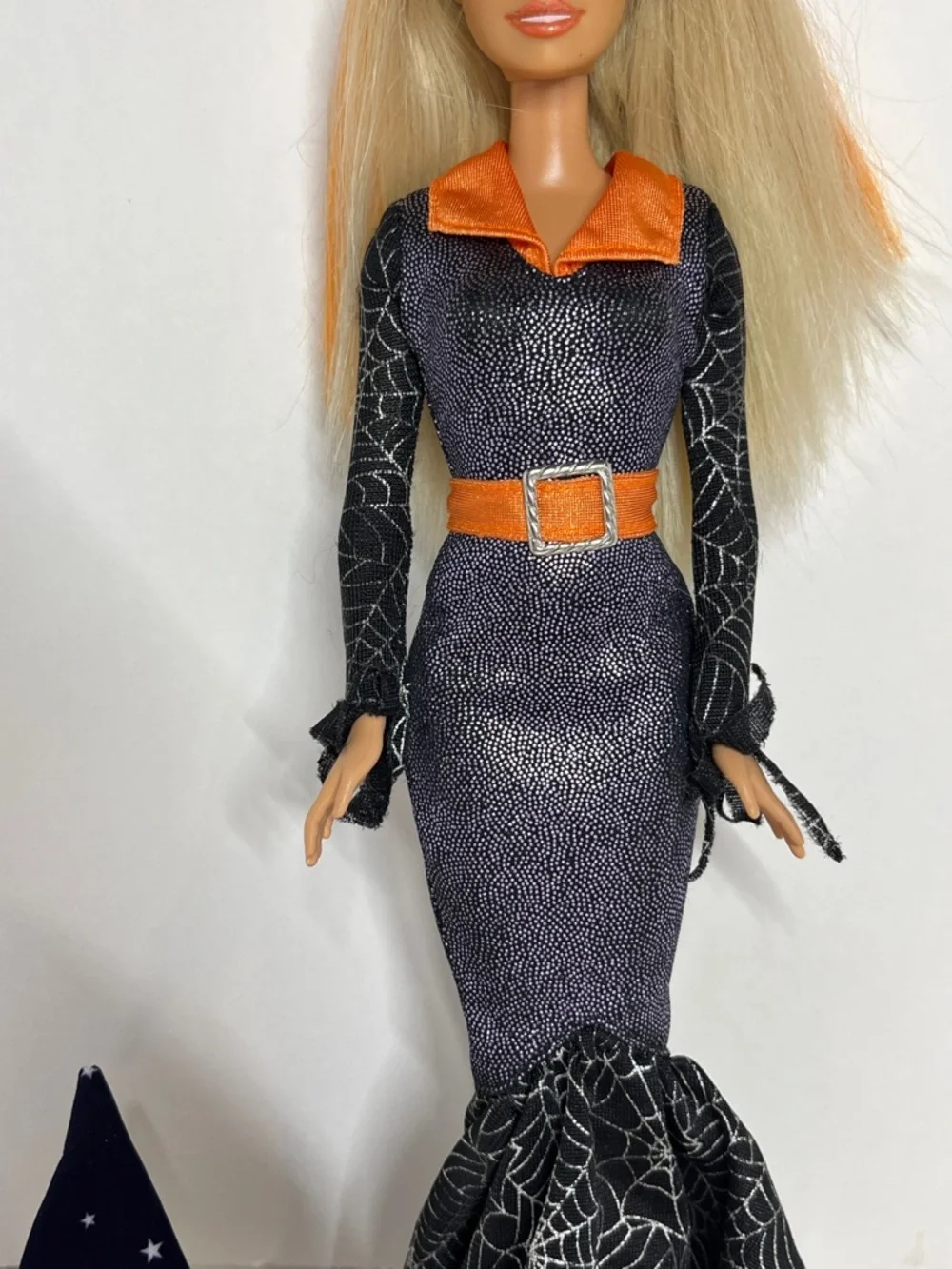 Barbie Trick Or Chic 2008 Halloween Holiday Barbie Doll Witch Black & Orange Toy - Picture 9 of 12